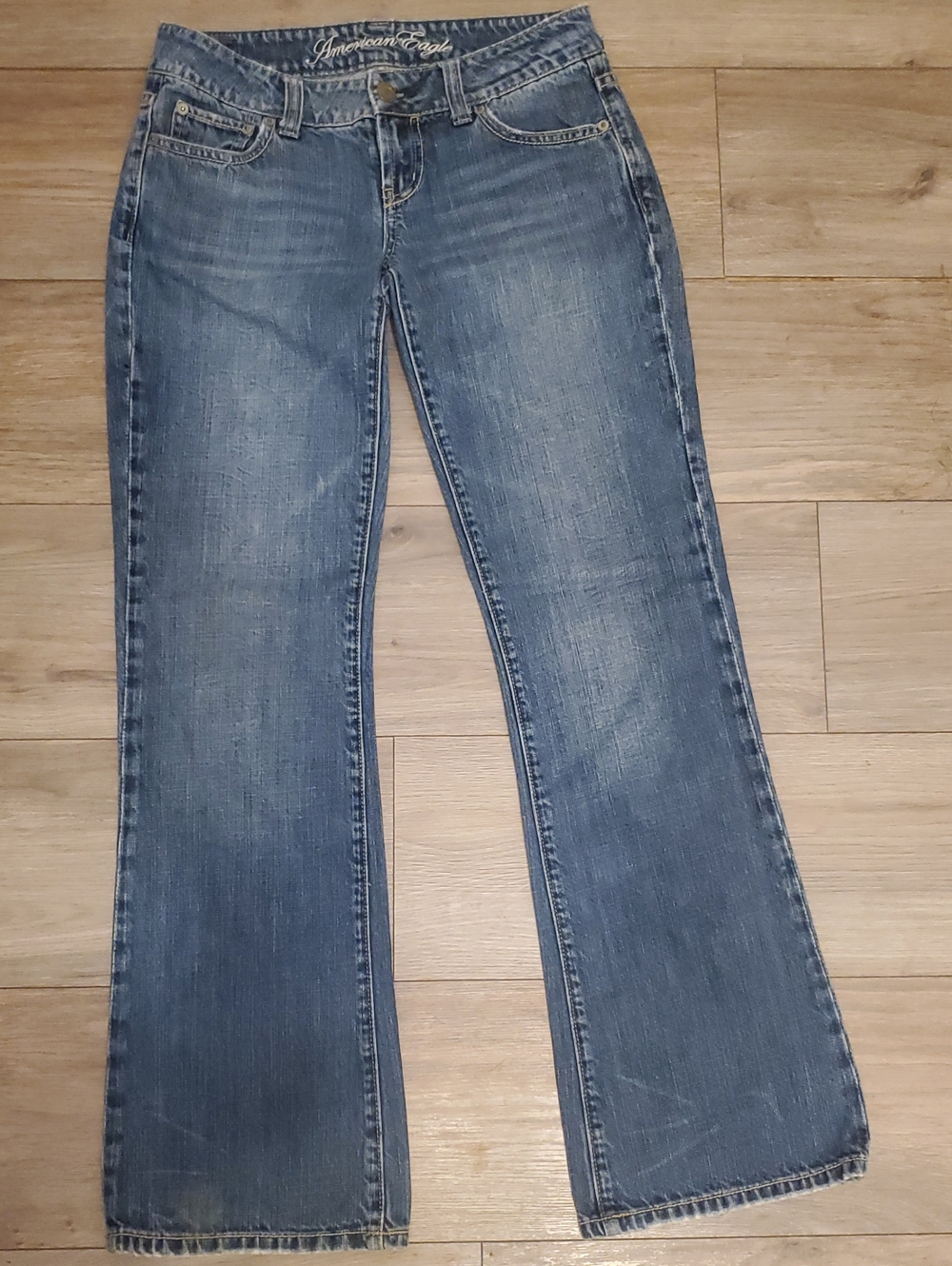 American Eagle Outfitters Women's Flare Jeans - Medium Blue Wash - Picture 1 of 5